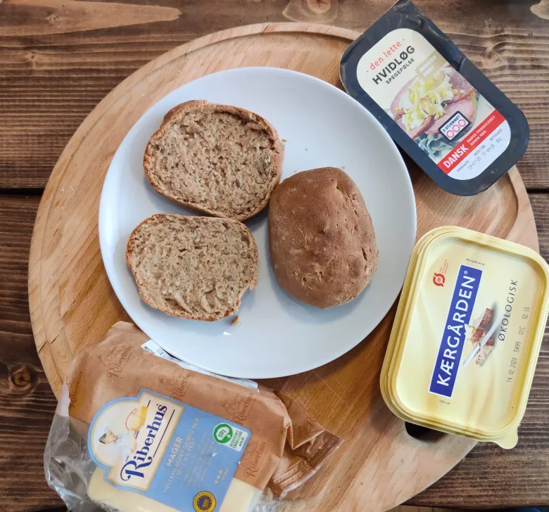 Friskbagt brød til morgenmad og frokost